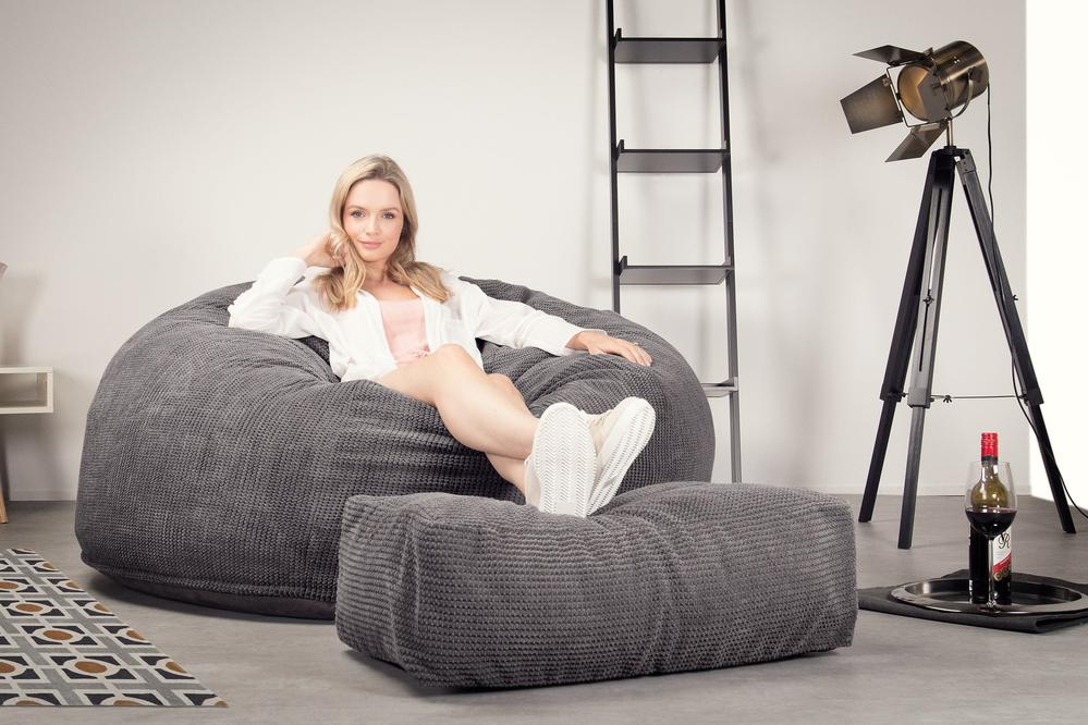 CloudSac 1010 Riesen Memory-Schaum XXL Sitzsacksofa - Pom-Pom Anthrazit - Image 2