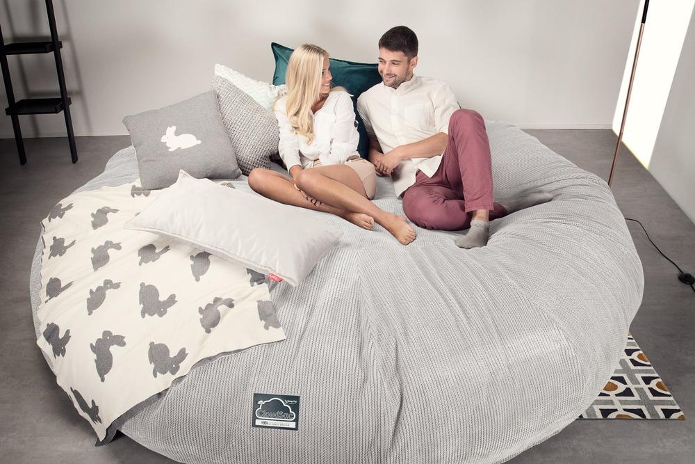 CloudSac 5000 XXXXXL Gigantischer Memory-Schaum Sitzsacksofa - Pom-Pom Creme - Image 2