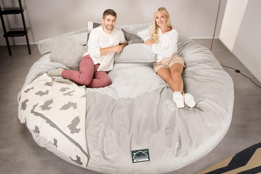 CloudSac 5000 XXXXXL Gigantischer Memory-Schaum Sitzsacksofa - Samt Silber - Image 2