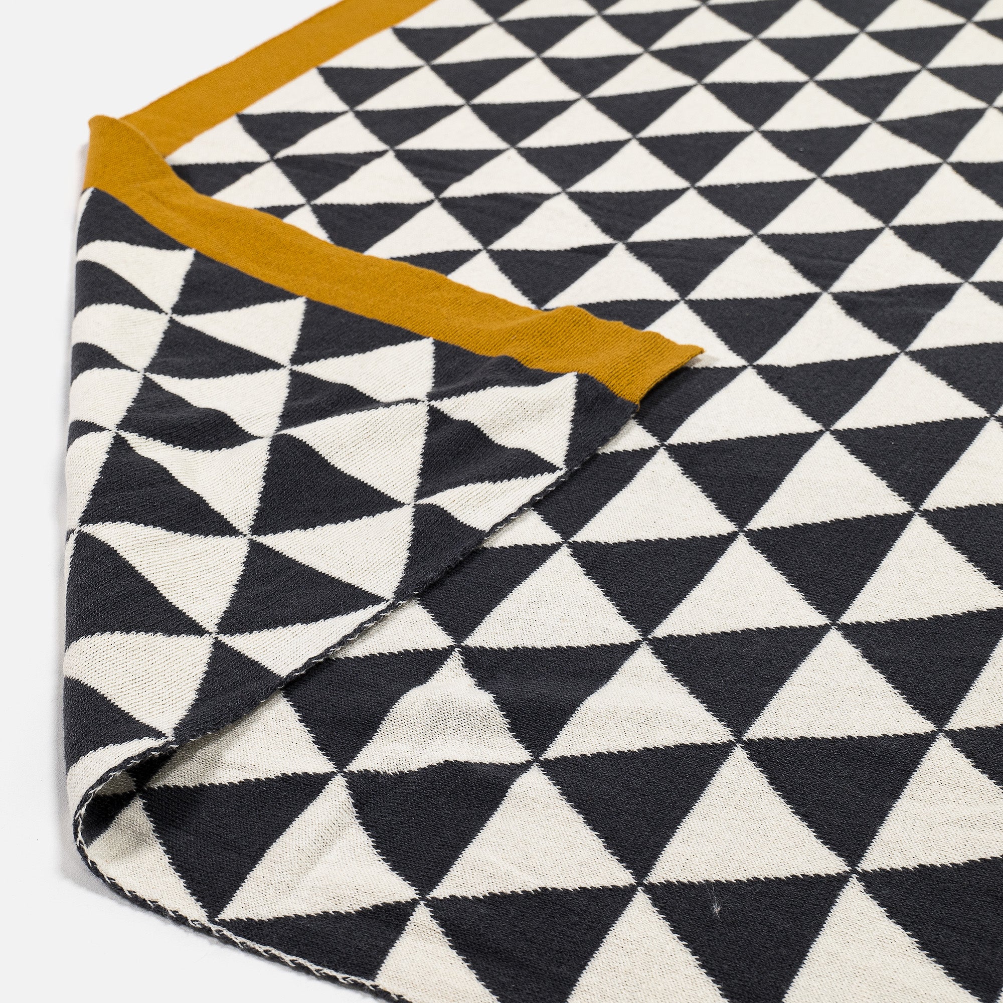 Kuscheldecke / Tagesdecke - Gestrickte Geo - Image 3