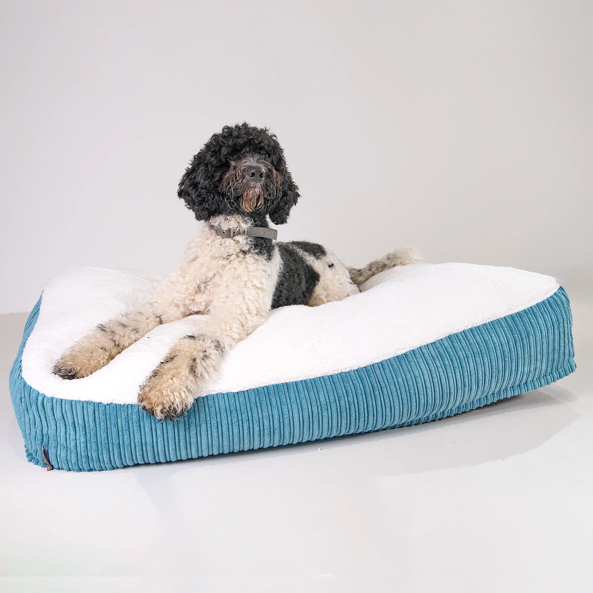 XXL Slouchy Hundebett - Sherpa & Cord Türkis - Image 5